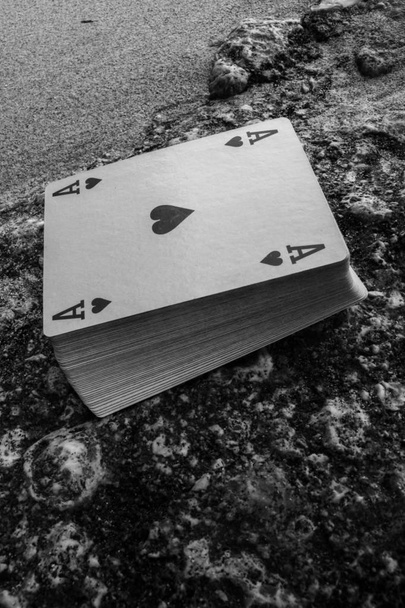 ässä sydän pokeri kortin kannen uhkapeli teema
 - Valokuva, kuva