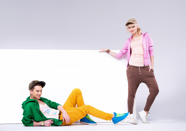 Cheerful teenagers in loose clothes - Foto, Bild