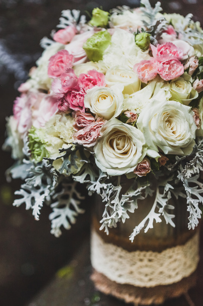 Düğün çiçek kompozisyon, nazik pembe güllü buket - Fotoğraf, Görsel