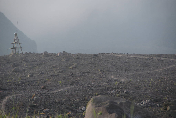 De verwoestende gevolgen van de berg Merapi voor de omgeving - Foto, afbeelding