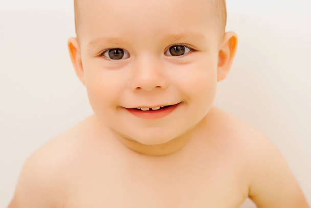 gülüyor ve banyo mutlu komik bebek - Fotoğraf, Görsel