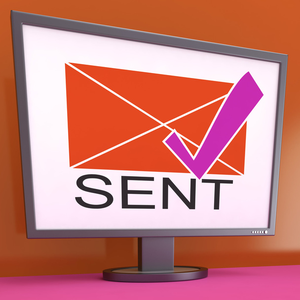 verzonden envelop op monitor toont uitgaande mails - Foto, afbeelding