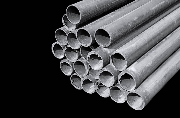 Труби сталеві в промисловому ландшафті
 - Фото, зображення