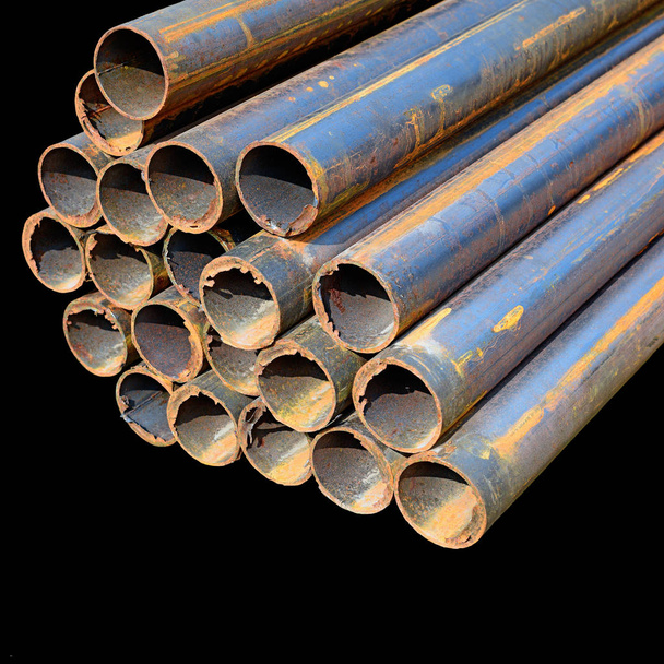 Rohre sind Stahl in einer Industrielandschaft - Foto, Bild
