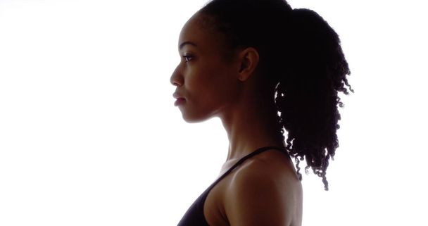 Профиль сильной черной женщины
 - Фото, изображение