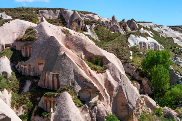 Mountain landscape in Pigeon valley in Cappadocia, Turkey - Foto, afbeelding