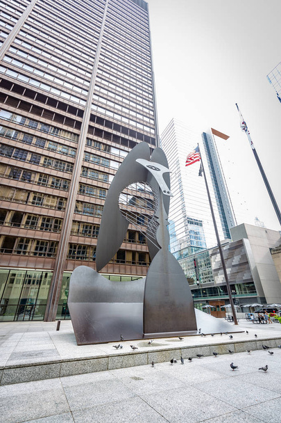 CHICAGO, ILLINOIS/UNITED STATES OF AMERICA - SEPTEMBER 01, 2018: View of the The Picasso in Chicago. - Foto, immagini
