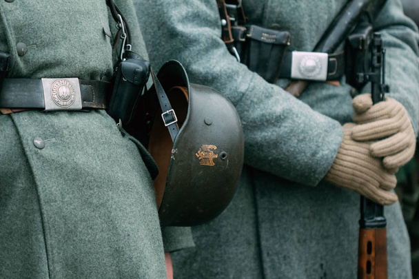 Mundury hełm Żołnierza Niemcy drugiej wojny światowej - Zdjęcie, obraz