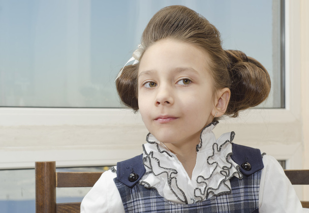 портрет молодой красивой девушки в парикмахерской
 - Фото, изображение