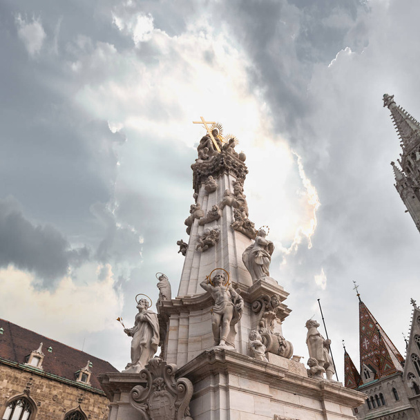 Holy Trinity Statue on the Fishermens Bastion in Budapest, Hungary - Фото, изображение
