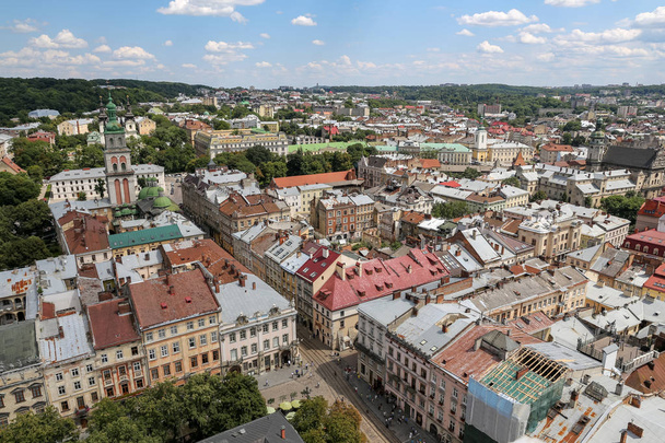 Luchtfoto van de stad Lviv in Oekraïne - Foto, afbeelding