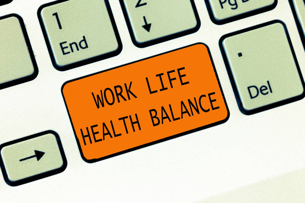 Escrita de mão conceitual mostrando Equilíbrio de Saúde da Vida no Trabalho. Texto da foto de negócios Estabilidade e Harmonia para evitar queimados
 - Foto, Imagem