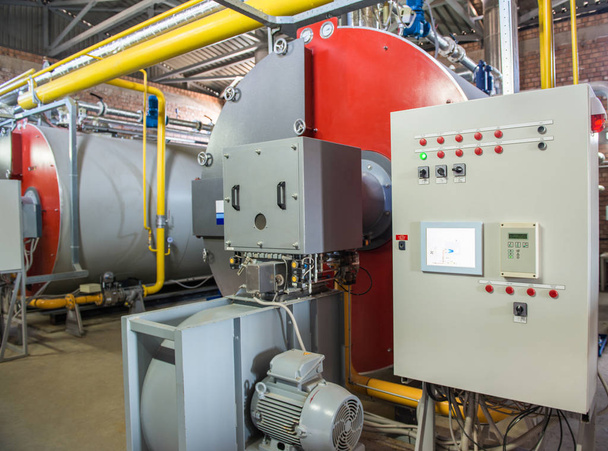 moderna sala de calderas industriales con equipo de compresor. panel de control
 - Foto, imagen