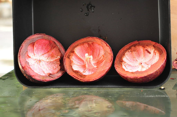 Fioletowy skóry mangostanu - Zdjęcie, obraz