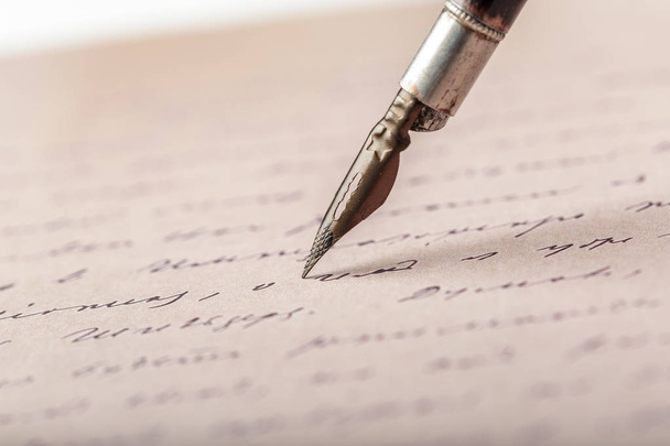 Πένα για μια αντίκα χειρόγραφες επιστολές - Φωτογραφία, εικόνα