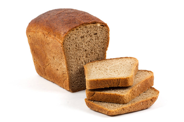 Friss kenyér és elszigetelt fehér background. Élelmiszer-összetevők - Fotó, kép