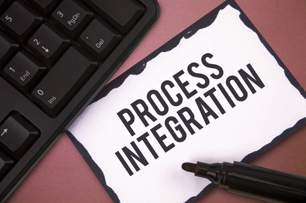 Notatka opisująca integrację procesów. Prezentacja zdjęć biznesowych Connectivity of Systems Services and Information - Zdjęcie, obraz
