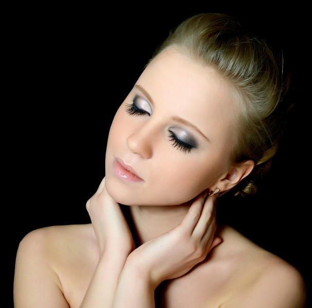 The beautiful girl with Evening make-up - Foto, Bild