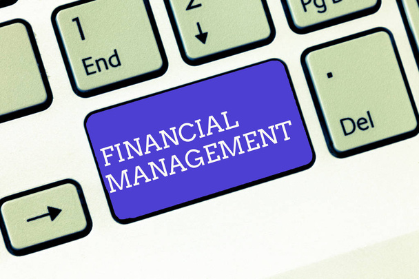 A pénzügyi menedzsment leírását. Üzleti fotó bemutatása hatékony és eredményes módja annak, hogy a pénz és alapok kezelése - Fotó, kép