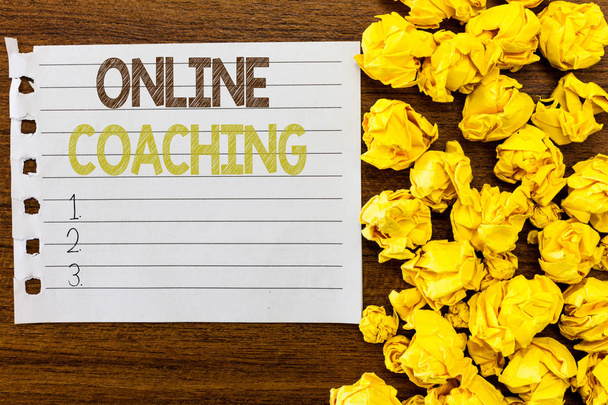 Handschriftliches Online-Coaching. Konzept: Lernen aus Online und Internet mit Hilfe eines Coaches - Foto, Bild