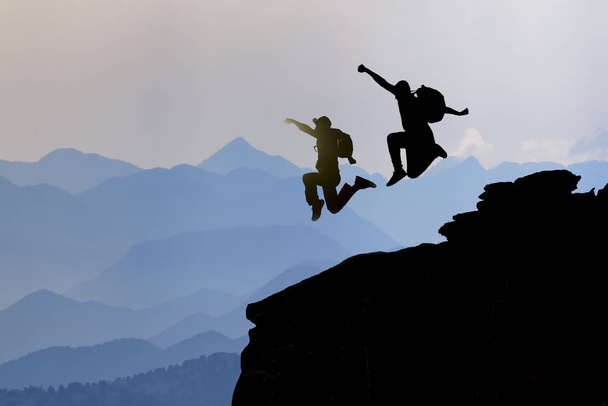 пік успіху божевільних, енергійних і динамічних альпіністів
 - Фото, зображення