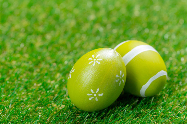 easter eggs on the grass - Foto, immagini