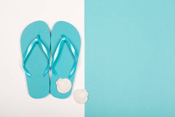 close up of Female beach  flip flops on a colorful background - Foto, afbeelding