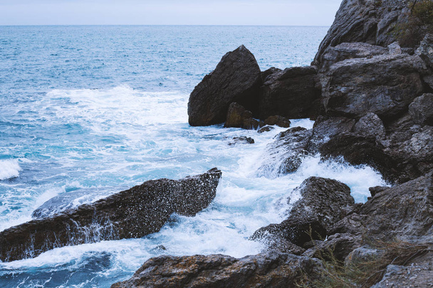 landscape of the sea breaking rocks - Foto, immagini
