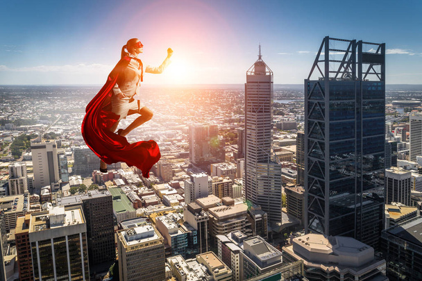 Super vrouw in lucht - Foto, afbeelding