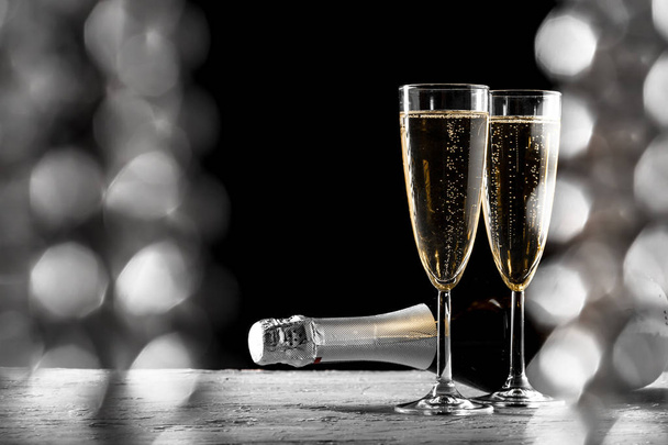 brýle s lahví šampaňského - Fotografie, Obrázek