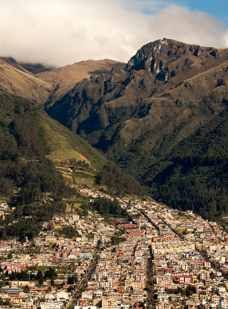Quito-Expansion, Ausläufer des Andengebirges, Quito, Ecuador - Foto, Bild
