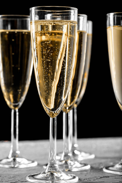 Many glasses of champagne - Foto, imagen