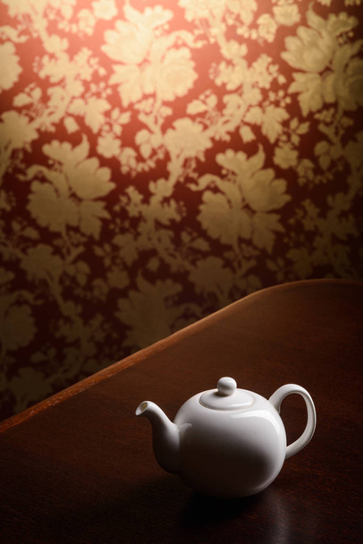 Ceramic white pot for tea - Fotoğraf, Görsel
