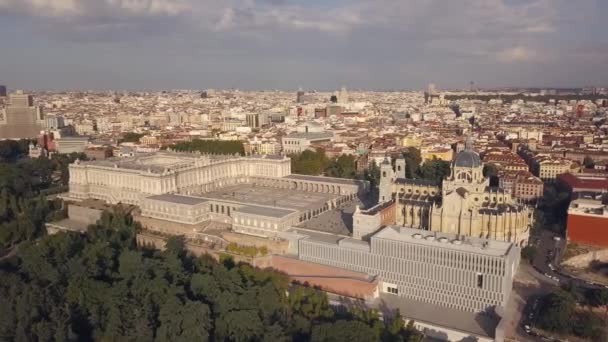 Palacio Real de Madrid
 - Metraje, vídeo