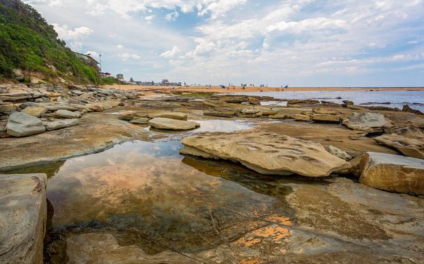 Piscinas rochosas em Towoon Bay em Towoon, NSW, Austrália tomadas em 20 Dezembro 2017
 - Foto, Imagem