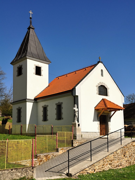 Маленькая церковь
 - Фото, изображение