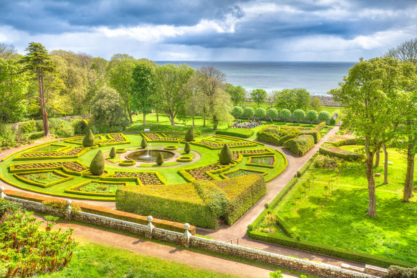 Jardín del laberinto del castillo de Dunrobin
 - Foto, imagen