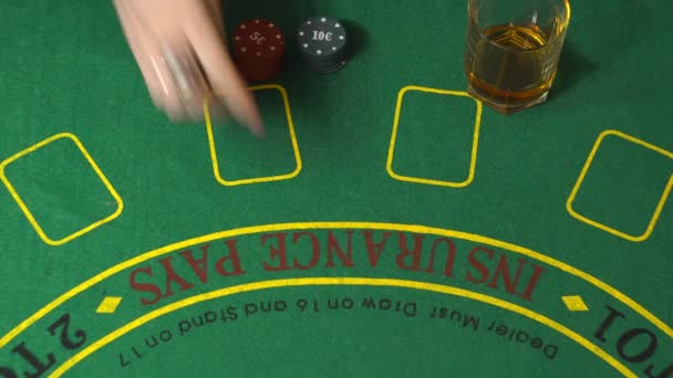 Blackjack, tracąc w kasyno koncepcja - Materiał filmowy, wideo