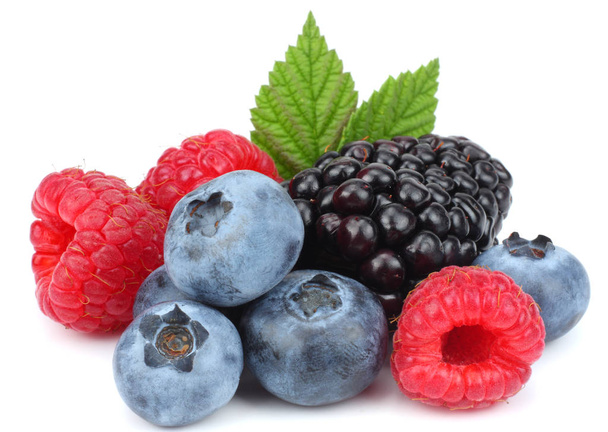 mix of blueberries, blackberries, raspberries isolated on white background - Foto, afbeelding