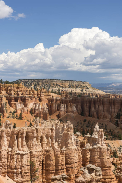paisaje en el cañón de Bryce en los estados unidos de América
 - Foto, Imagen