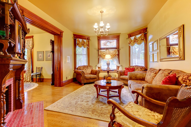 Historical old antique living room interior in American house. - Φωτογραφία, εικόνα