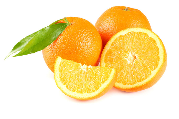 nourriture saine. orange avec feuille verte isolée sur fond blanc
 - Photo, image