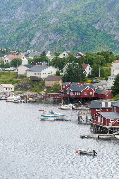 Reine is a fishing village on the Moskenesoya island in Lofoten archipelago, Nordland county, Norway - Foto, Imagem