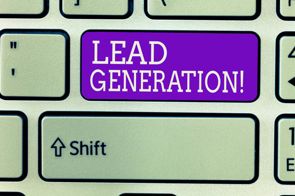 Schreiben Notiz zeigt Lead Generation. Geschäftsfotos, die die Initiierung des Verbraucherinteresses oder die Anfrage nach Produkten zeigen - Foto, Bild