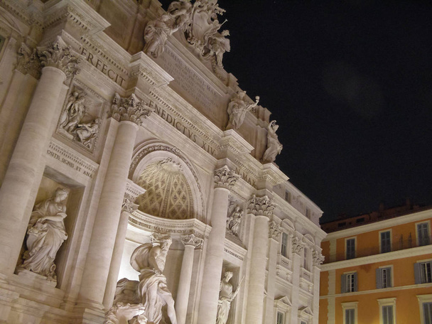 фонтан Треві (fontana di trevi) в Римі, Італія - Фото, зображення