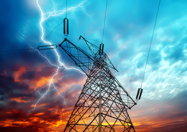 wieże energii elektrycznej - Zdjęcie, obraz