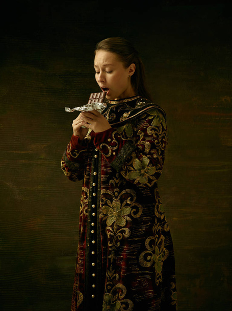 Girl standing in Russian traditional costume. - Valokuva, kuva