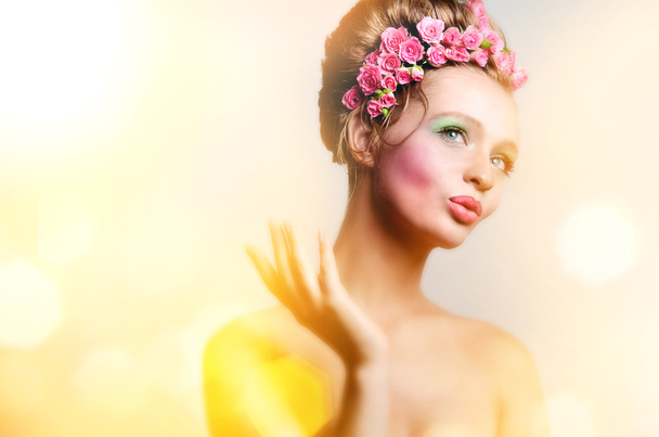 Nuori morsian vaaleanpunainen ruusuja hiukset
 - Valokuva, kuva