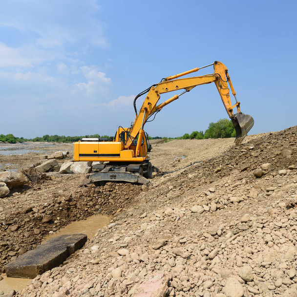 excavator working at the quarry - Photo, Image