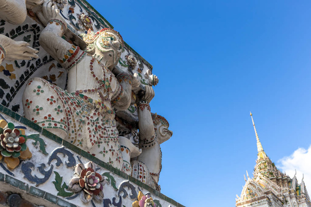 Wat Arun Ratchawararam Ratchawaramahawihan ή Wat Arun είναι ένα βουδιστικό ναό (wat) στο Yai Μπανγκόκ συνοικία της Μπανγκόκ, Ταϊλάνδη - Φωτογραφία, εικόνα